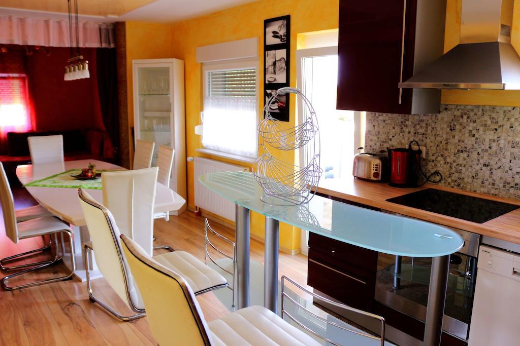 Apartment Euro As Kappel-Grafenhausen Phòng bức ảnh