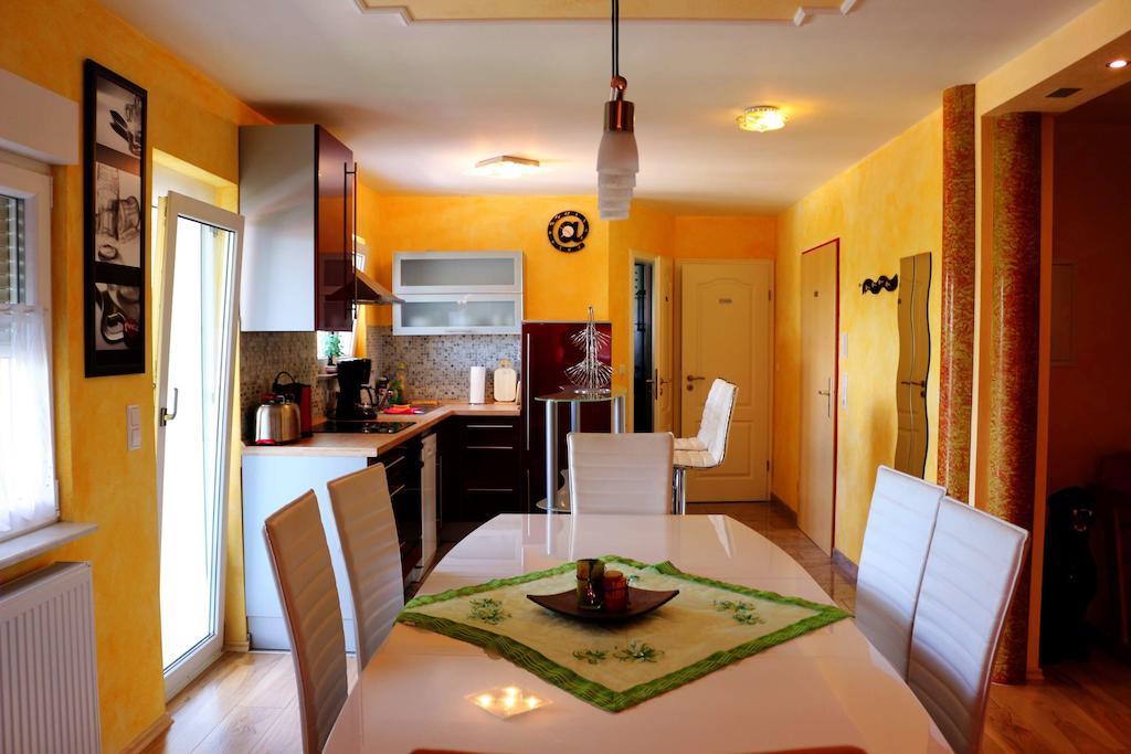 Apartment Euro As Kappel-Grafenhausen Phòng bức ảnh